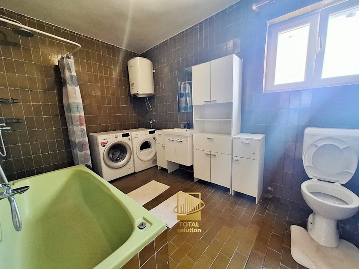 Zadar – Brodarica, štirisobno stanovanje, 104 m², z razgledom na morje, 2. nadstropje (prodaja)