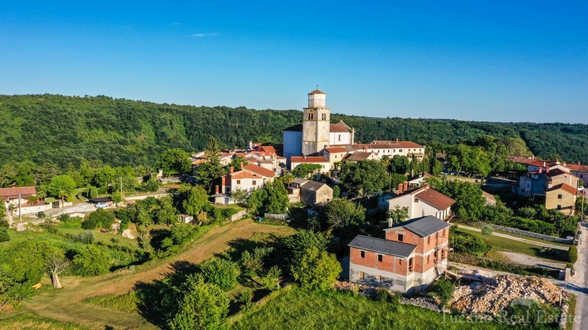 Zemljišče Tinjan