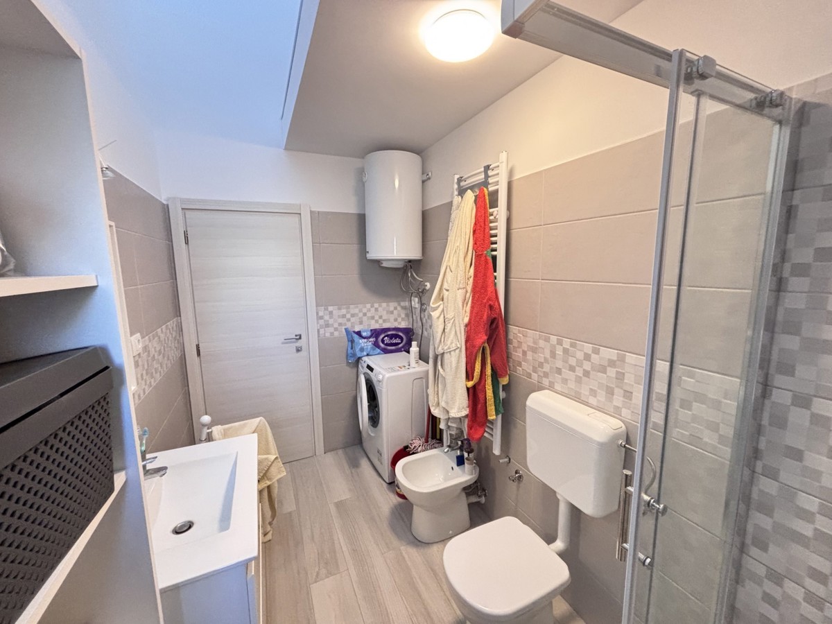 Čudovita enonadstropna hiša na mirni lokaciji v Novigradu