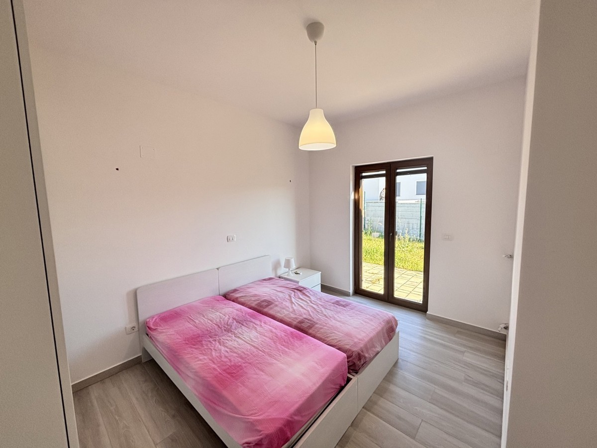 Čudovita enonadstropna hiša na mirni lokaciji v Novigradu