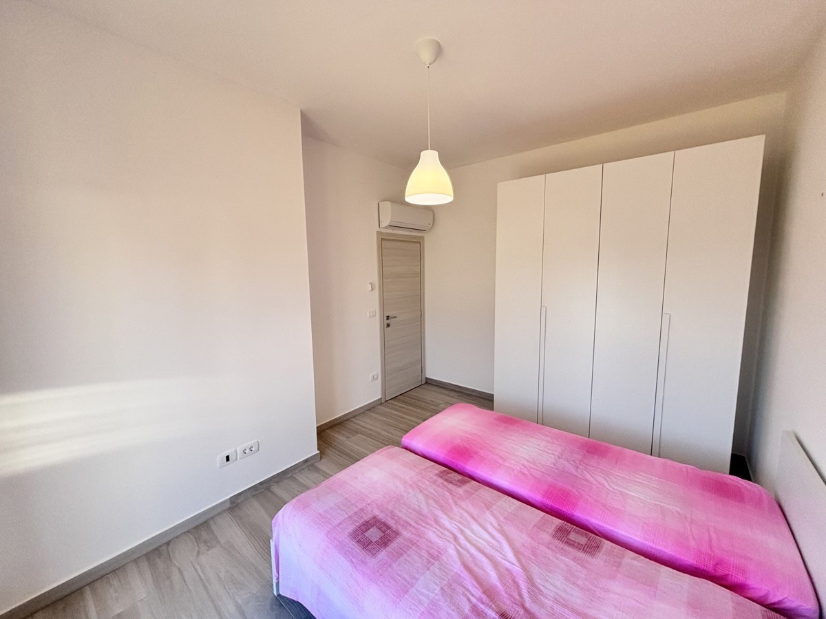 Čudovita enonadstropna hiša na mirni lokaciji v Novigradu