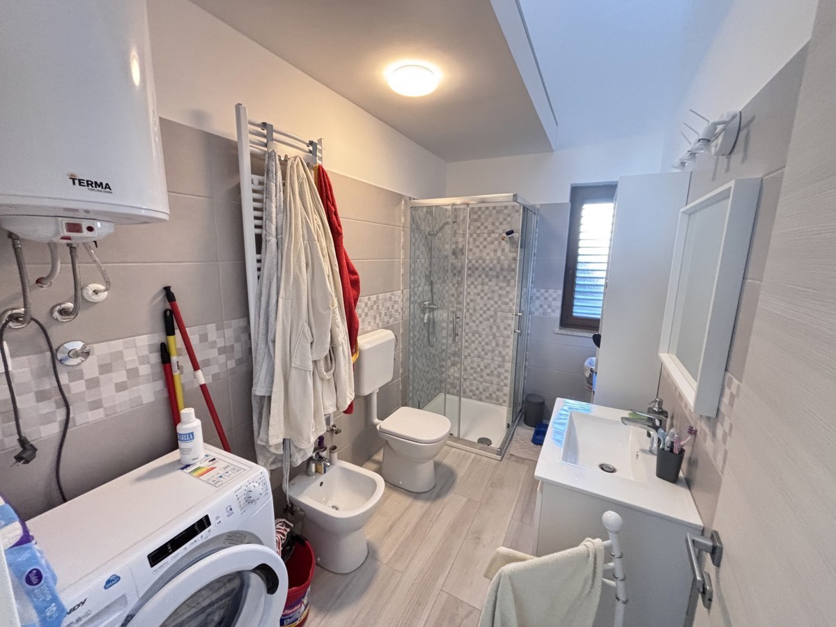 Čudovita enonadstropna hiša na mirni lokaciji v Novigradu