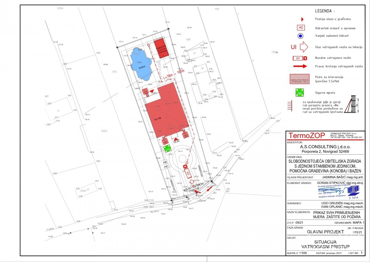 Veliko gradbeno zemljišče s pogledom na morje in projektom za hišo