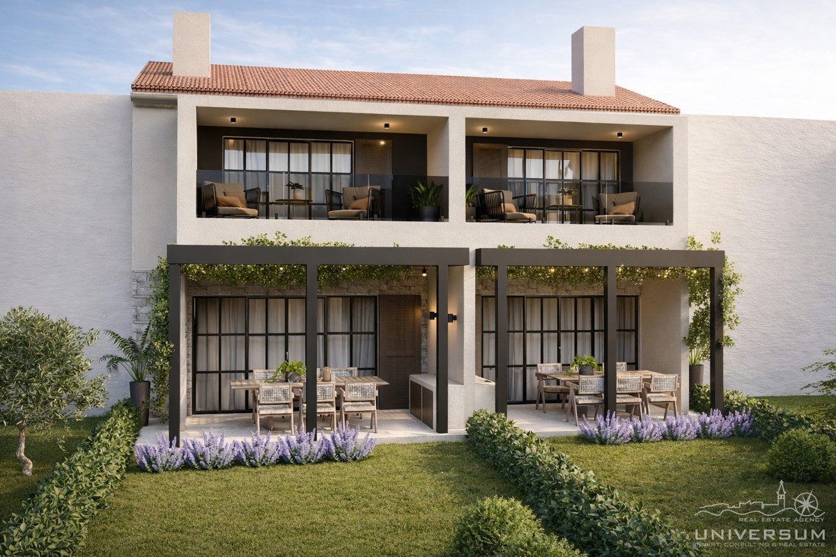 Dvojček hiše 2,5 km od plaže v bližini Umaga