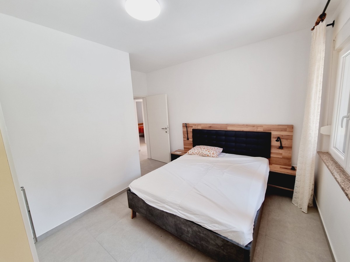 Apartma le 50 m od plaže in centra Novigrada