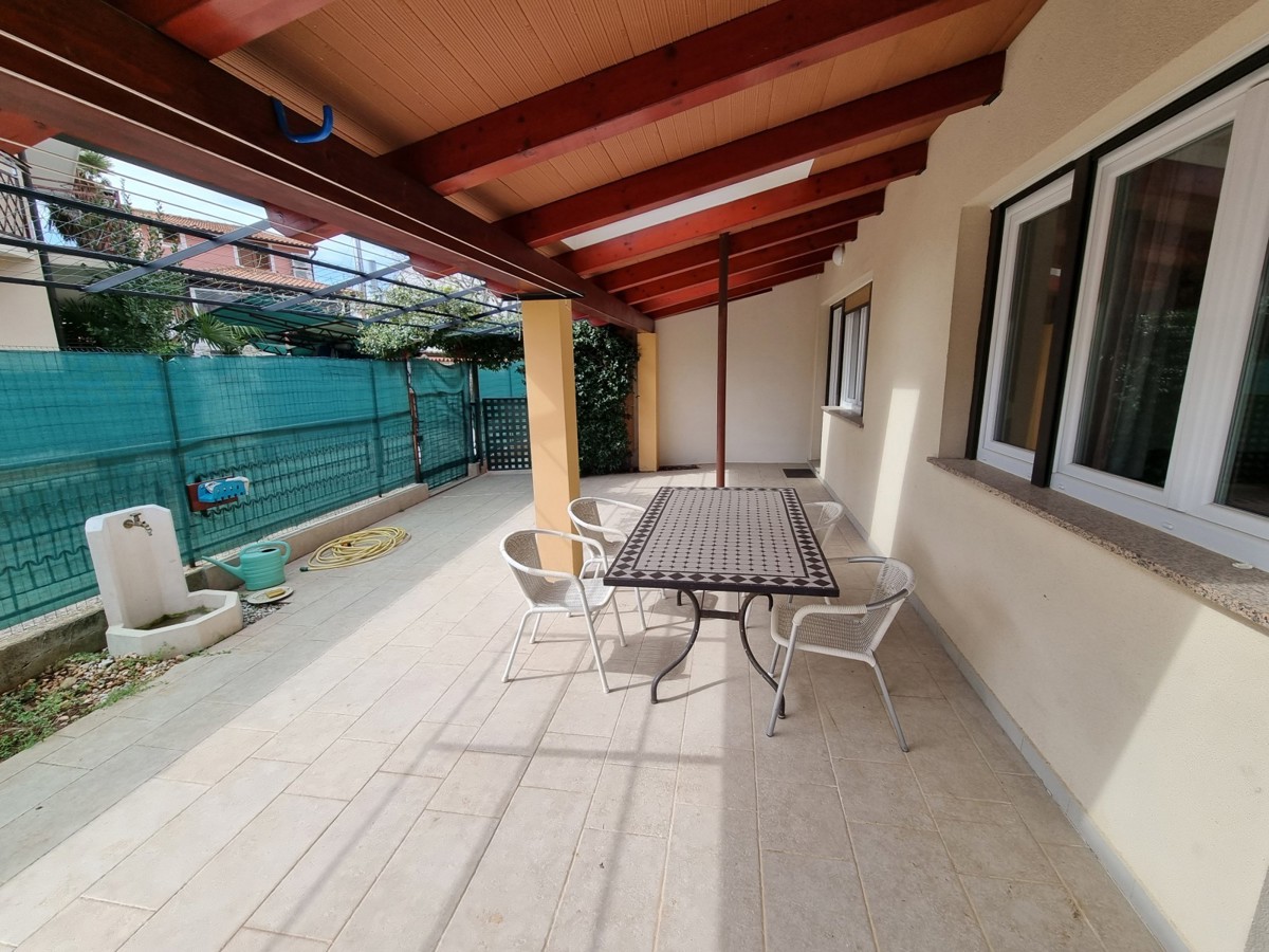 Apartma le 50 m od plaže in centra Novigrada