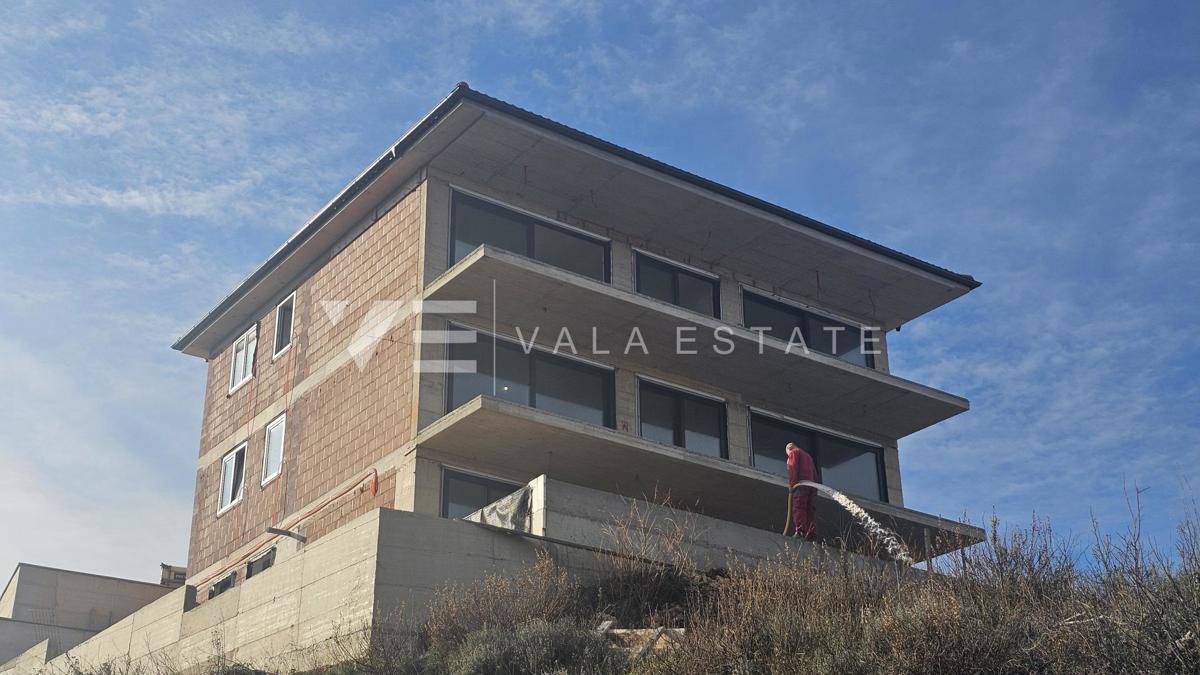 DVA NOVA APARTMAJA S POGLEDOM NA MORJE IN VRTOM