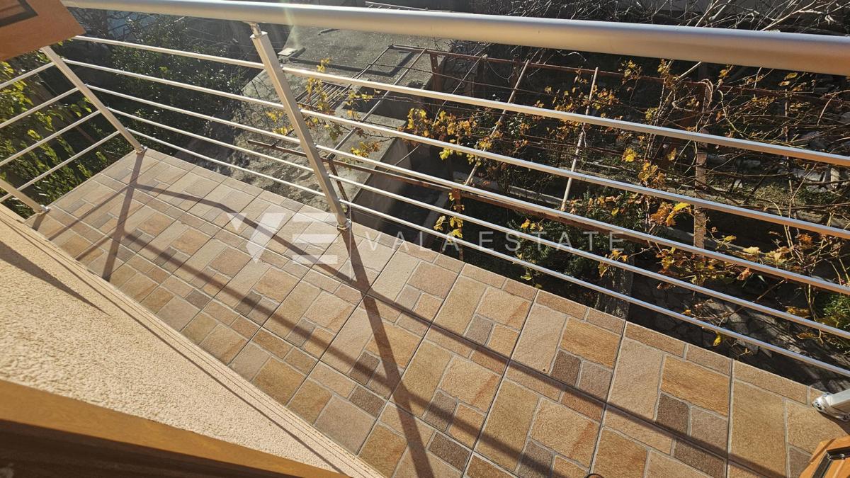 SAMOSTOJNA HIŠA V BLIŽINI MORJA IN CENTRA