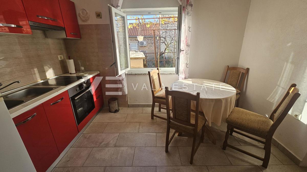 SAMOSTOJNA HIŠA V BLIŽINI MORJA IN CENTRA