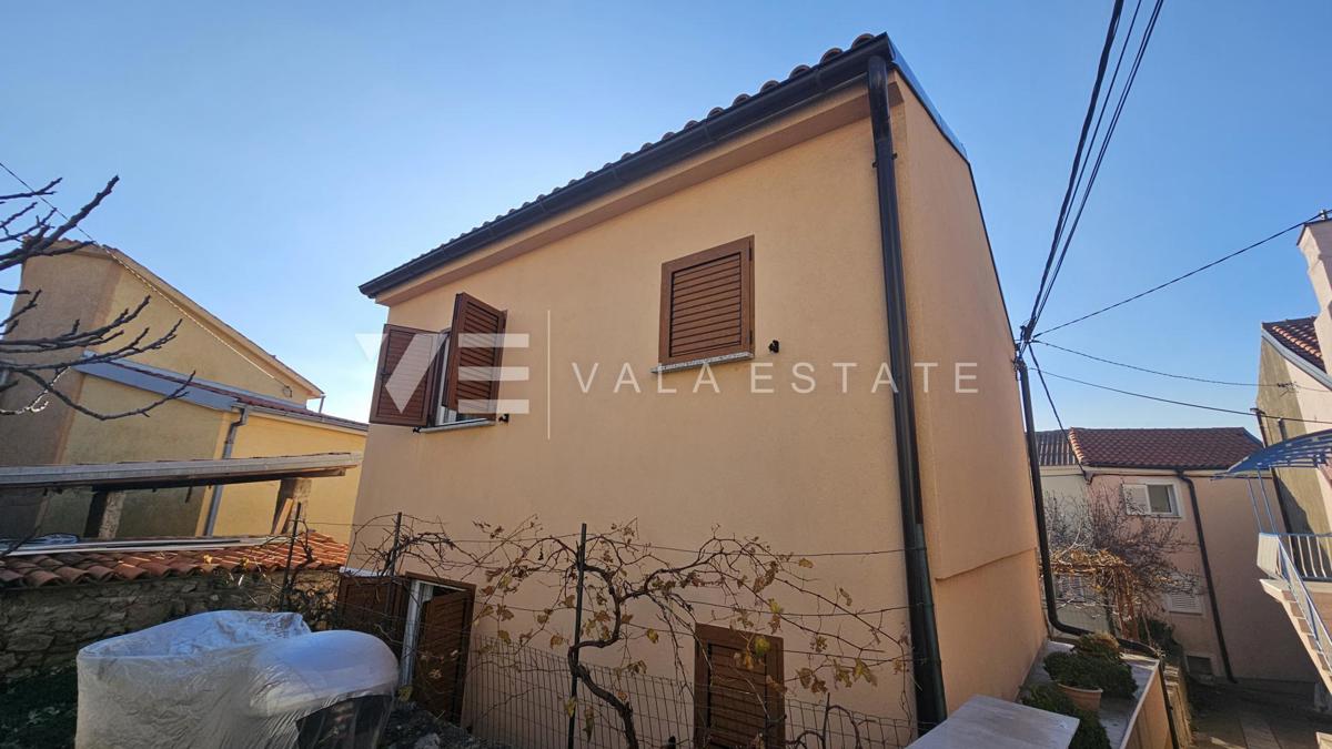 SAMOSTOJNA HIŠA V BLIŽINI MORJA IN CENTRA