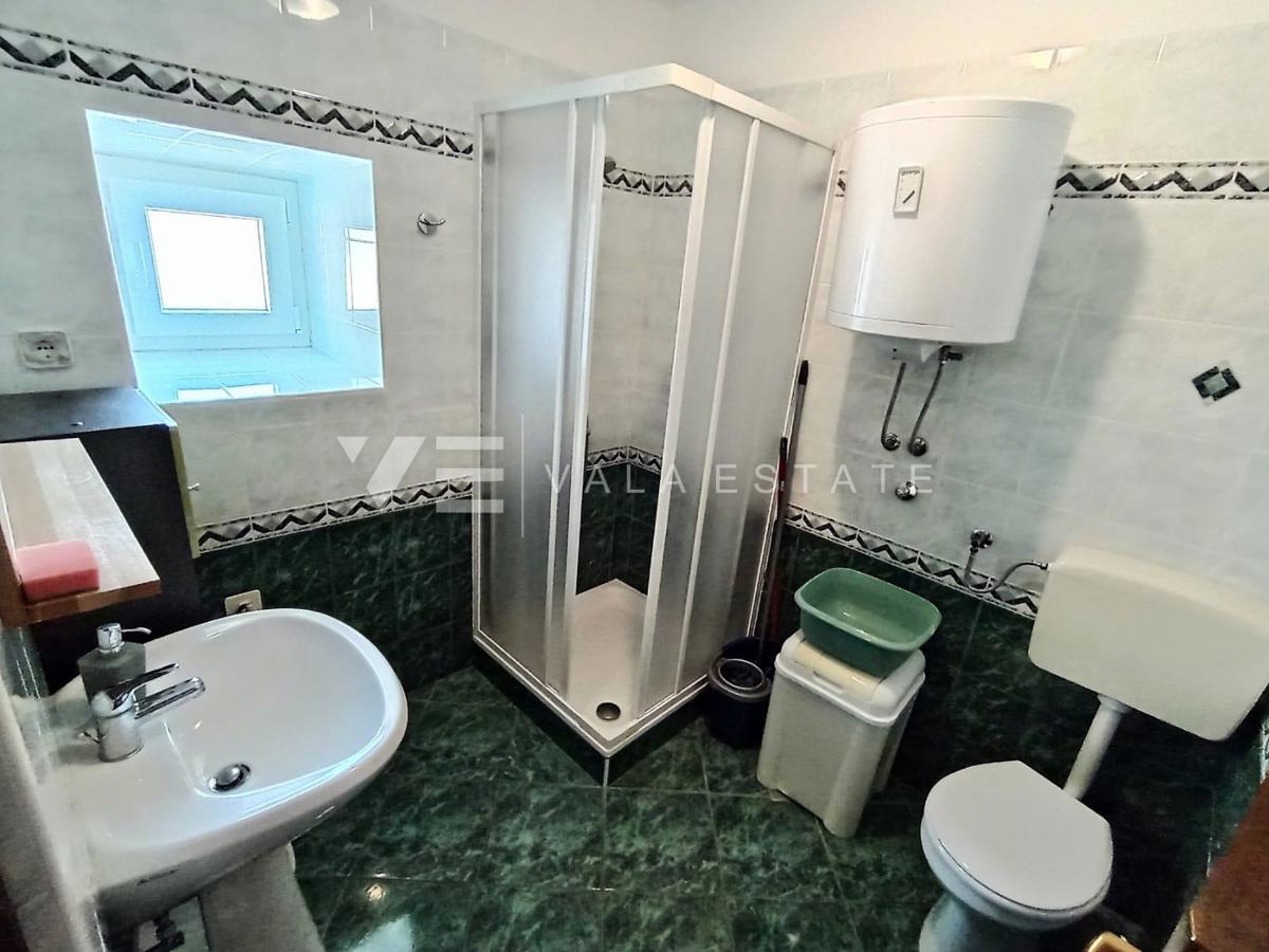 APARTMA Z POGLEDOM NA MORJE V BLIŽINI PLAŽE