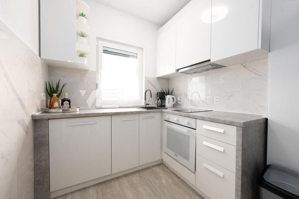 APARTMA NA MIRNI LOKACIJI V BLIŽINI MORJA