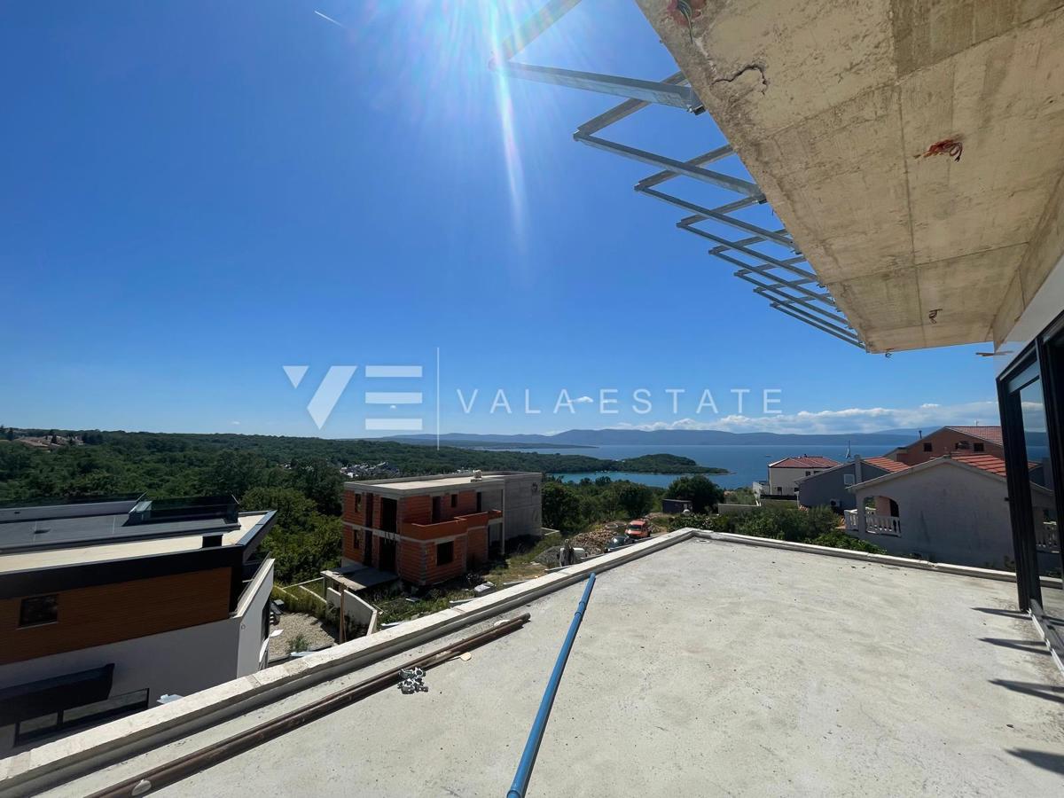 PENTHOUSE APARTMA V NOVOGRADNJI S STREŠNO TERASO IN ODPRTIM POGLEDOM NA MORJE