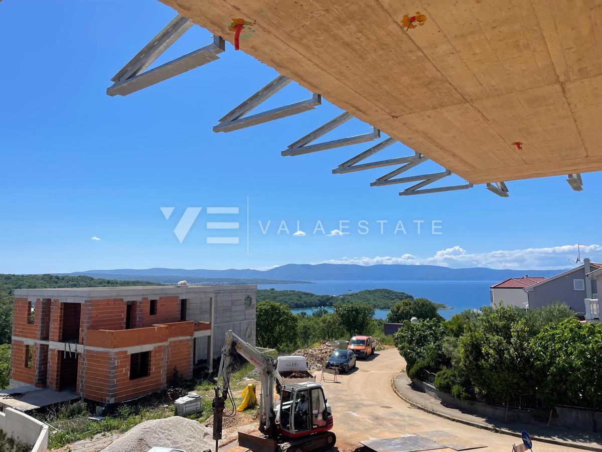 PENTHOUSE APARTMA V NOVOGRADNJI S STREŠNO TERASO IN ODPRTIM POGLEDOM NA MORJE