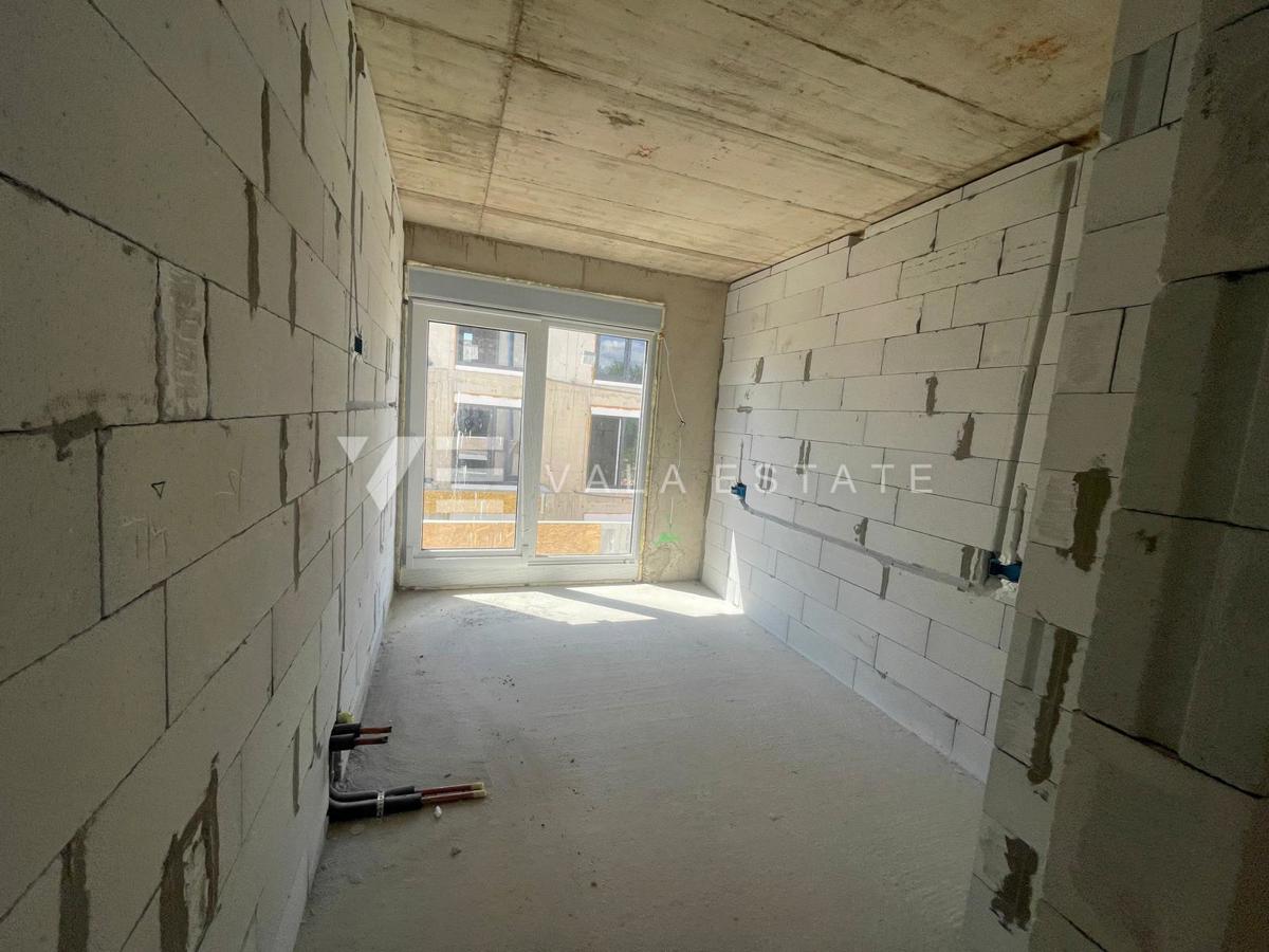 PENTHOUSE APARTMA V NOVOGRADNJI S STREŠNO TERASO IN ODPRTIM POGLEDOM NA MORJE