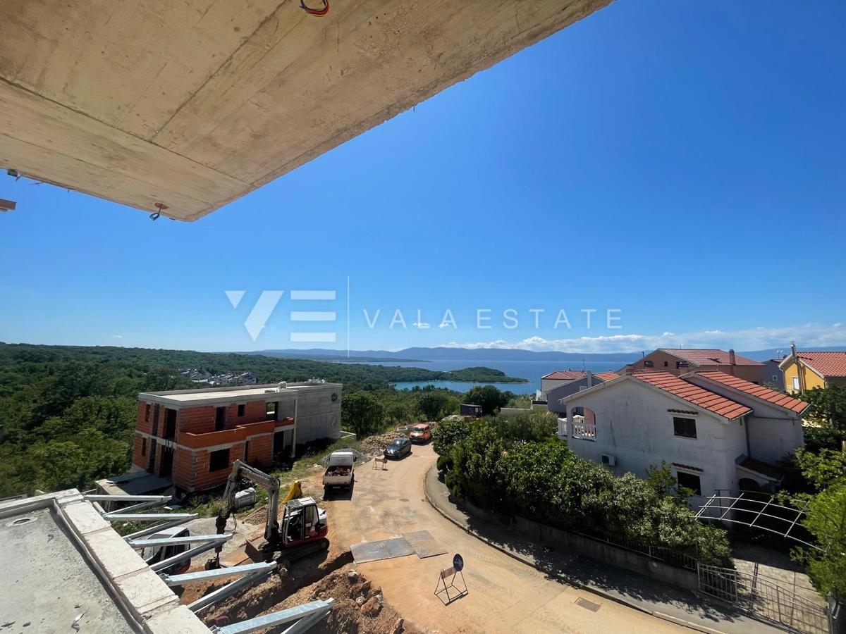 PENTHOUSE APARTMA V NOVOGRADNJI S STREŠNO TERASO IN ODPRTIM POGLEDOM NA MORJE