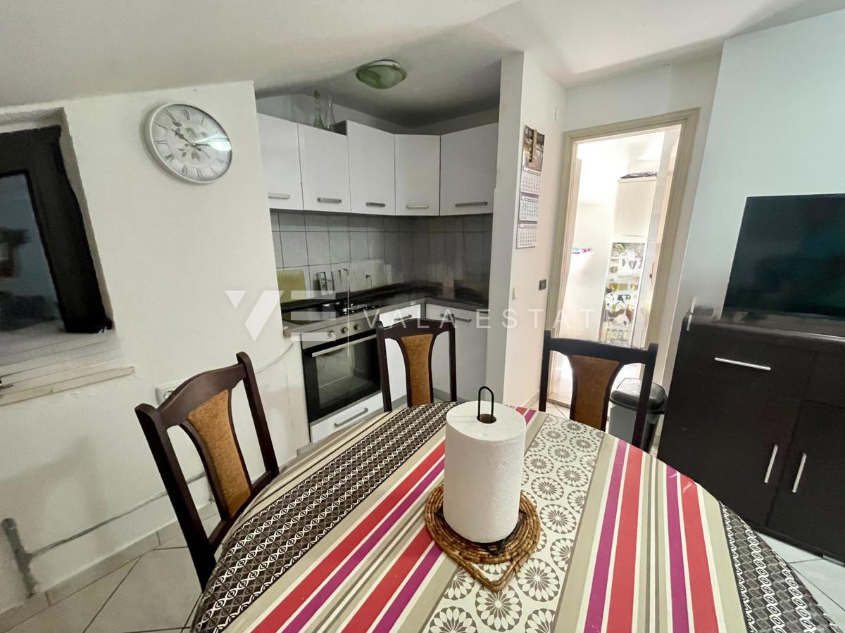 ENOSOBNI APARTMA V BLIŽINI ČUDOVITIH PLAŽ