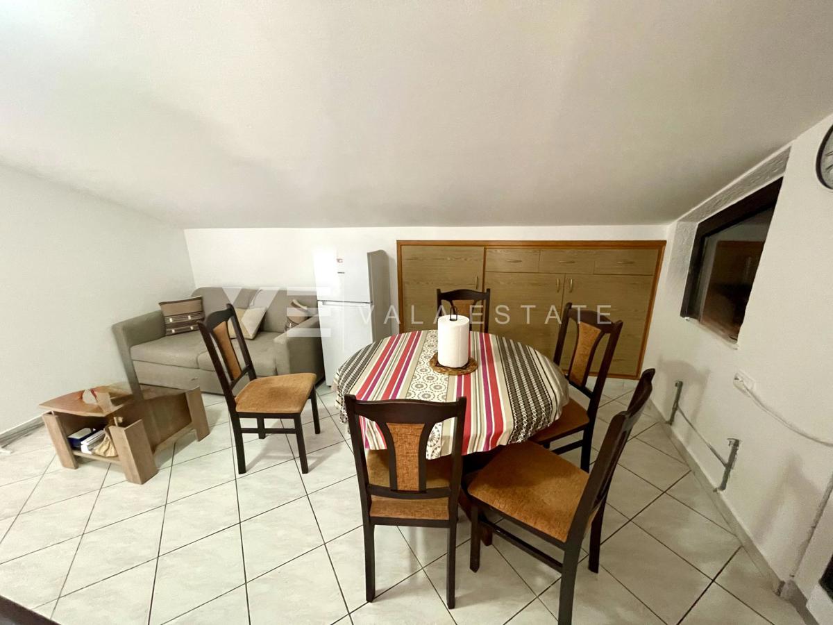 ENOSOBNI APARTMA V BLIŽINI ČUDOVITIH PLAŽ