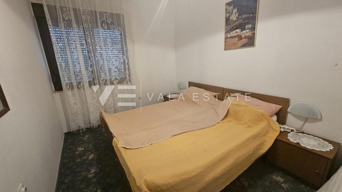 DOPPELHAUS MIT DREI WOHNUNGEN UND MEERBLICK IN STRANDNÄHE