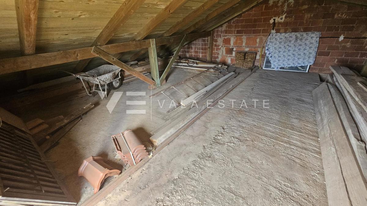 DOPPELHAUS MIT DREI WOHNUNGEN UND MEERBLICK IN STRANDNÄHE