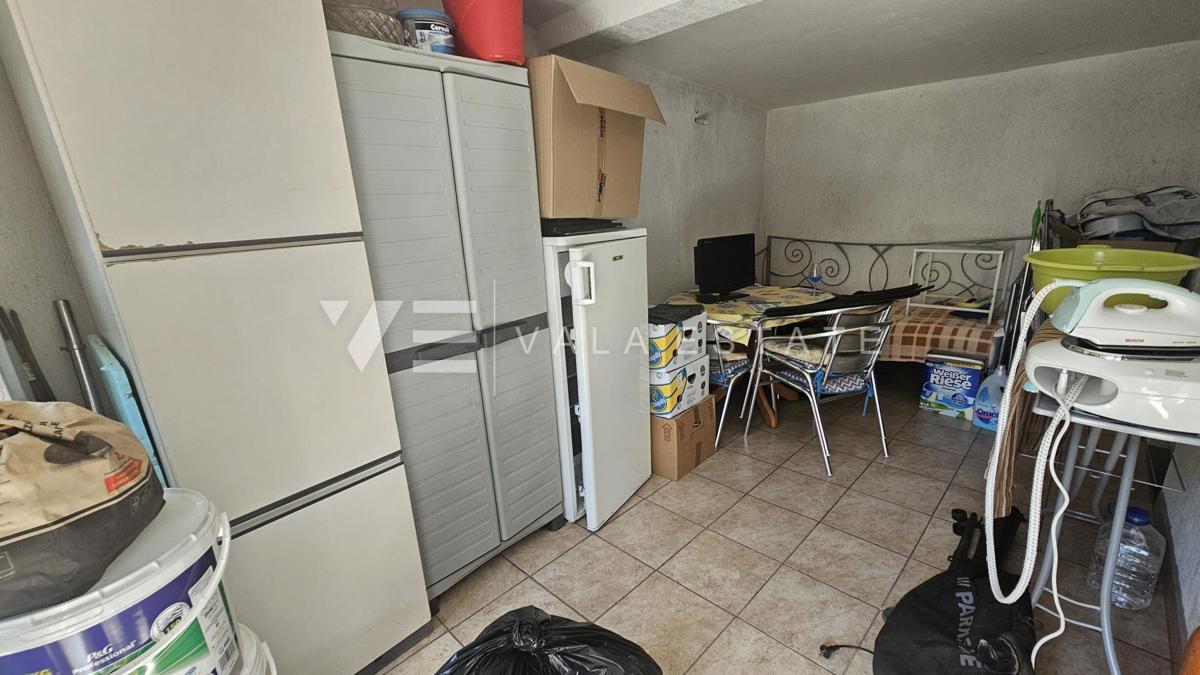 DOPPELHAUS MIT DREI WOHNUNGEN UND MEERBLICK IN STRANDNÄHE