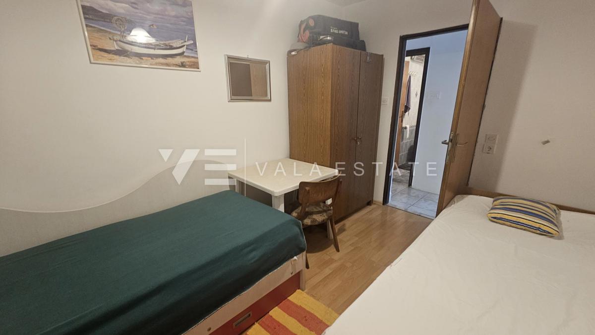 DOPPELHAUS MIT DREI WOHNUNGEN UND MEERBLICK IN STRANDNÄHE