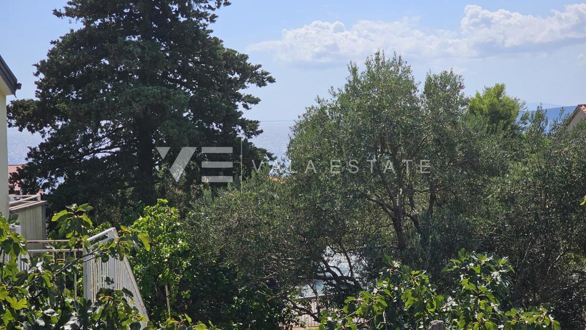 DOPPELHAUS MIT DREI WOHNUNGEN UND MEERBLICK IN STRANDNÄHE