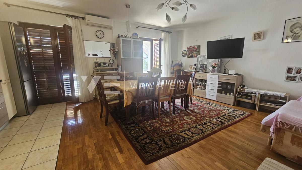 DOPPELHAUS MIT DREI WOHNUNGEN UND MEERBLICK IN STRANDNÄHE