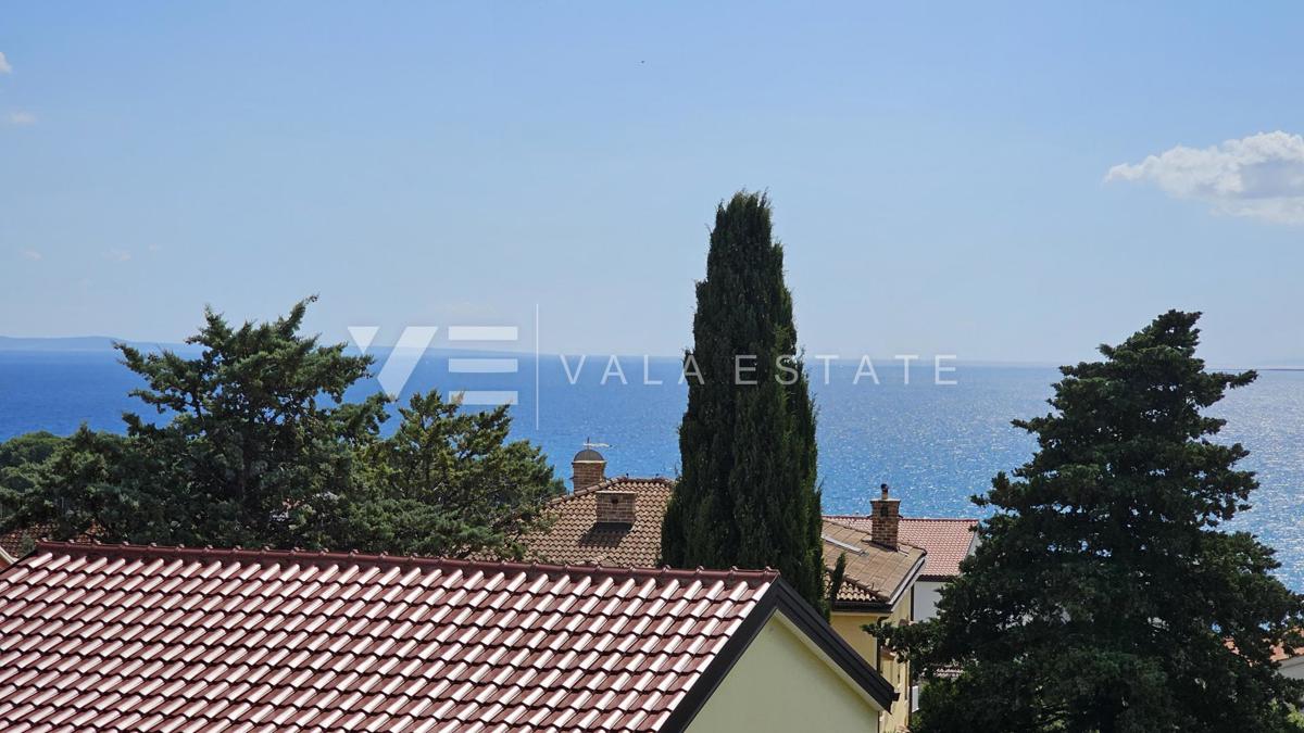 DOPPELHAUS MIT DREI WOHNUNGEN UND MEERBLICK IN STRANDNÄHE