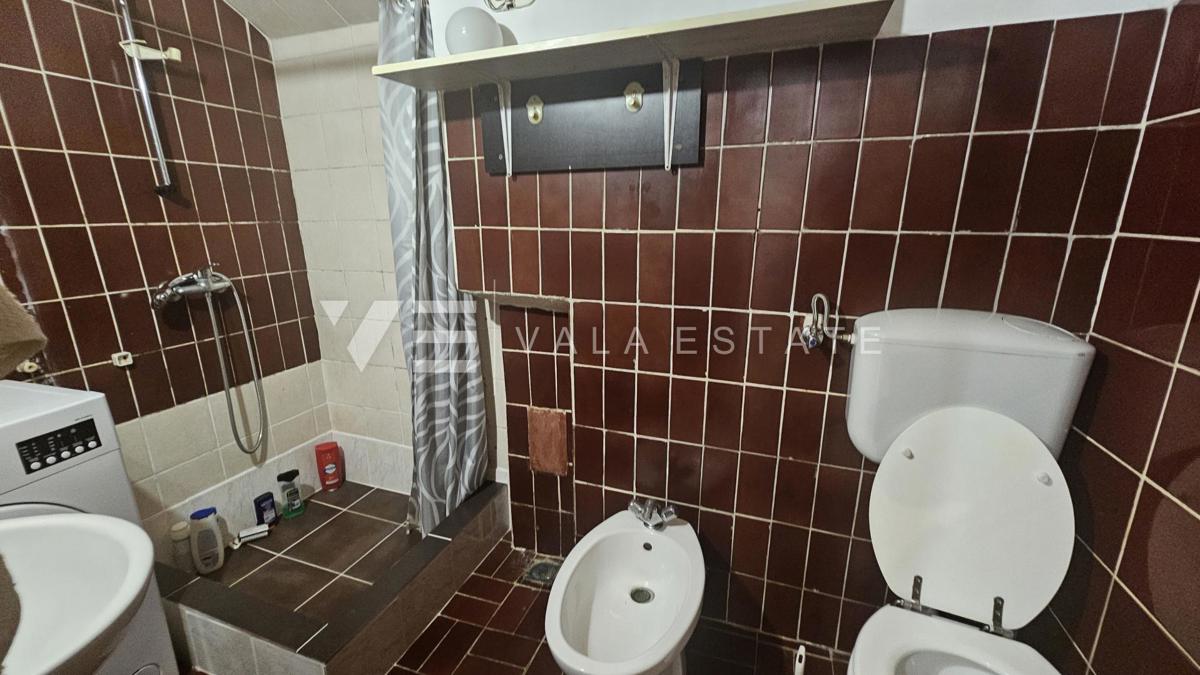 DOPPELHAUS MIT DREI WOHNUNGEN UND MEERBLICK IN STRANDNÄHE