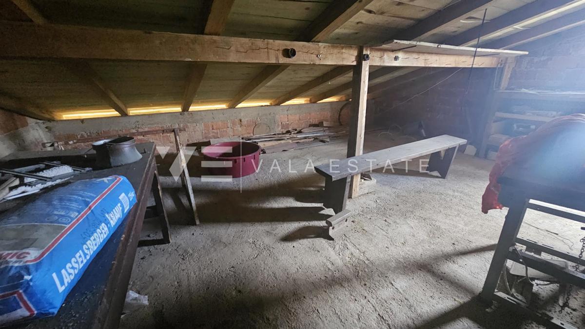 DOPPELHAUS MIT DREI WOHNUNGEN UND MEERBLICK IN STRANDNÄHE