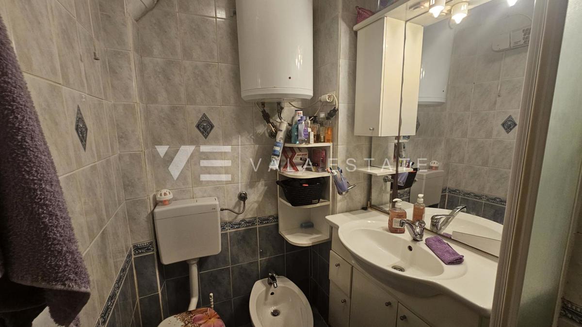 DOPPELHAUS MIT DREI WOHNUNGEN UND MEERBLICK IN STRANDNÄHE