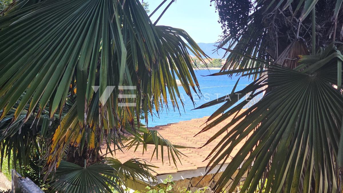 APARTMA NA ATRAKTIVNI LOKACIJI SAMO 30 M DO PLAŽE