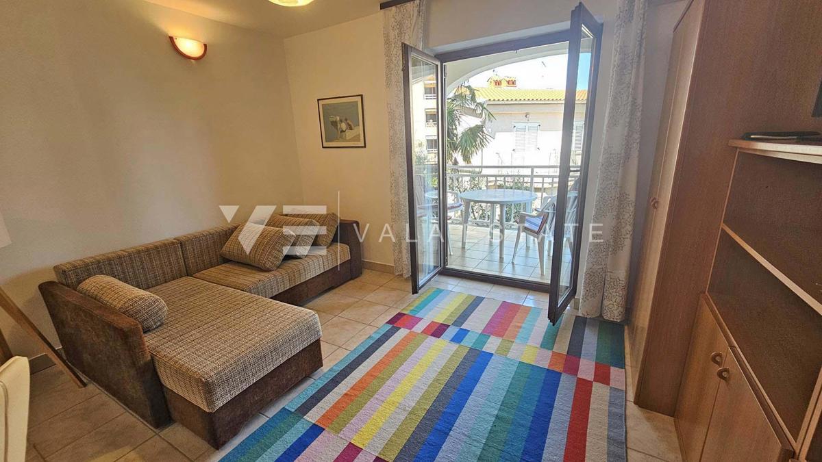APARTMA NA ATRAKTIVNI LOKACIJI SAMO 30 M DO PLAŽE