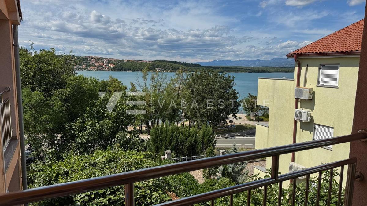 APARTMA NA ATRAKTIVNI LOKACIJI PRVA VRSTA DO MORJA