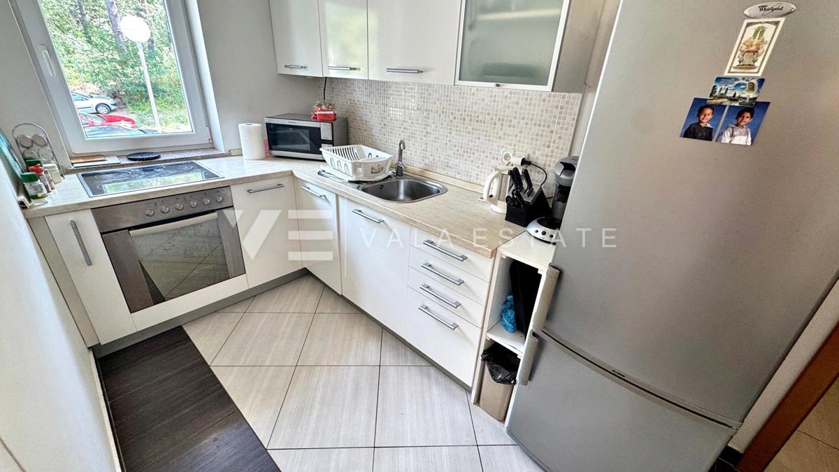 APARTMA NA ATRAKTIVNI LOKACIJI PRVA VRSTA DO MORJA