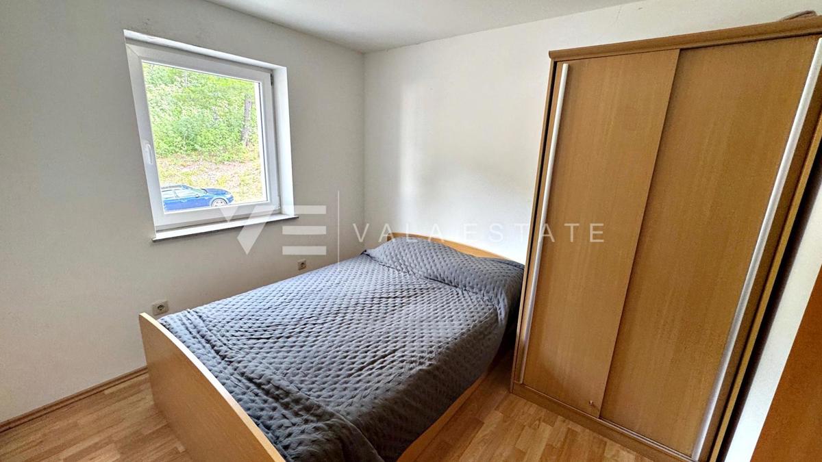 APARTMA NA ATRAKTIVNI LOKACIJI PRVA VRSTA DO MORJA