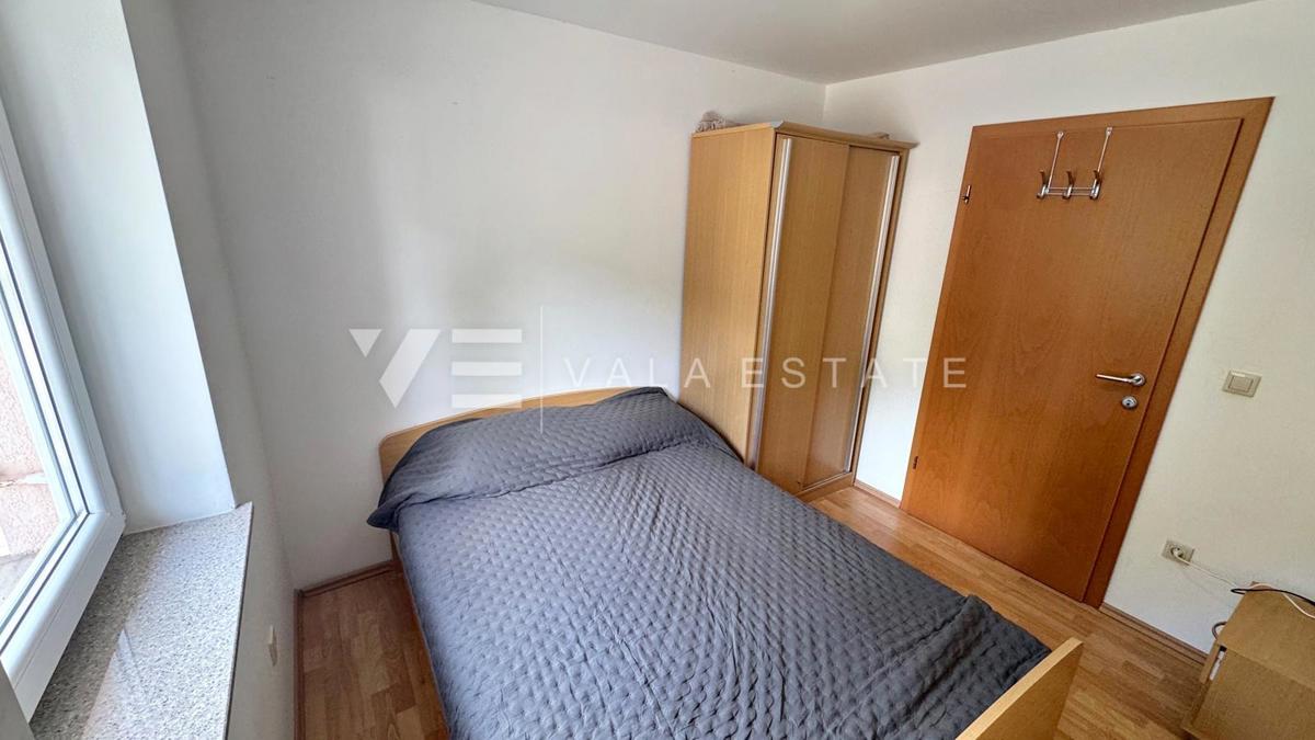 APARTMA NA ATRAKTIVNI LOKACIJI PRVA VRSTA DO MORJA