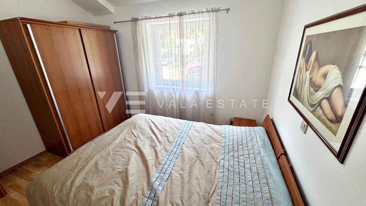 APARTMA NA ATRAKTIVNI LOKACIJI PRVA VRSTA DO MORJA