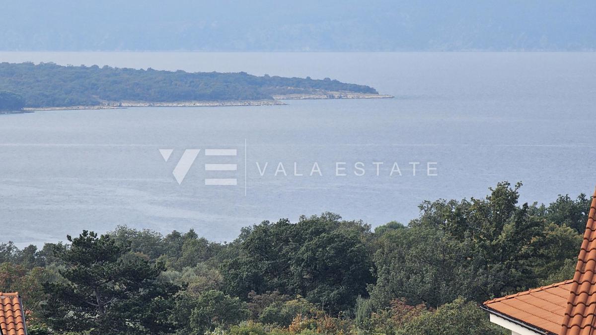 PRILOŽNOST! TRI APARTMAJA V VEČSTANOVSKI ZGRADBI