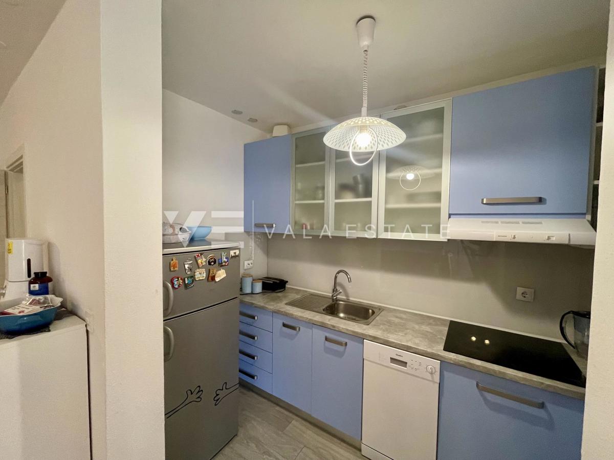 DVOSOBNI APARTMA NA MIRNI LOKACIJI