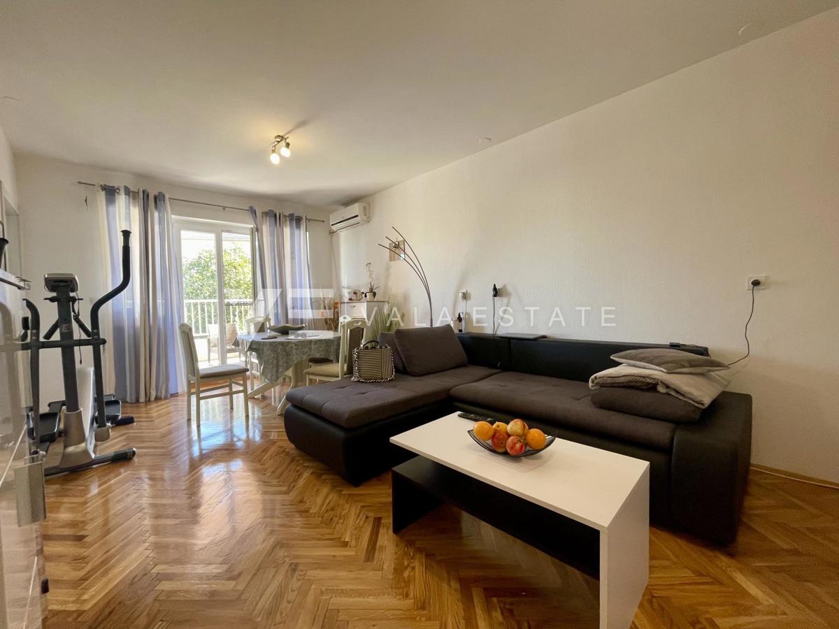 DVOSOBNI APARTMA NA MIRNI LOKACIJI