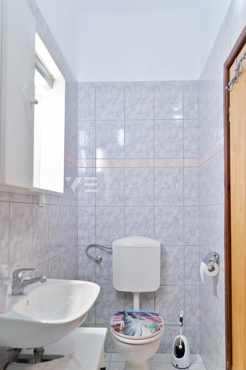 ATRAKTIVNI APARTMA Z ODPRTIM POGLEDOM NA MORJE