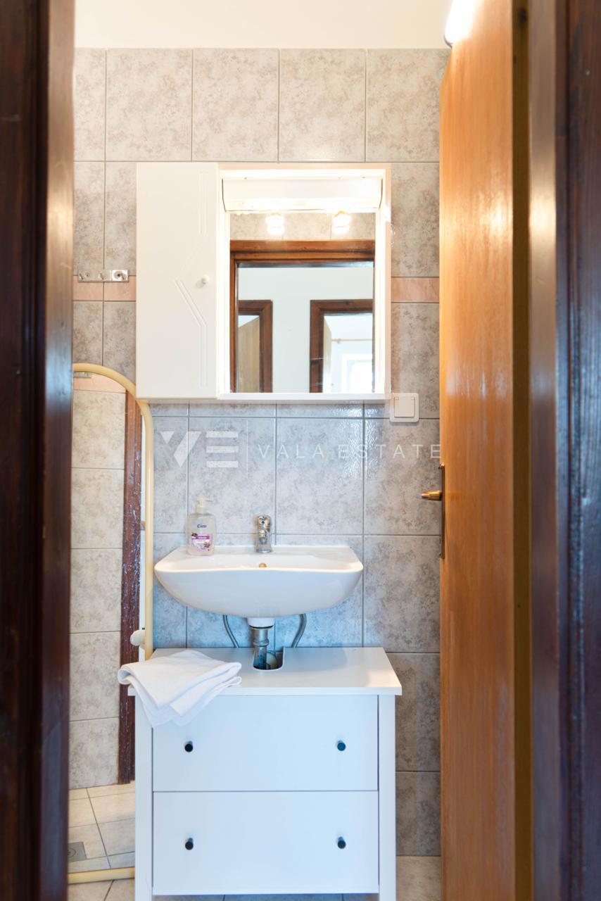 ATRAKTIVNI APARTMA Z ODPRTIM POGLEDOM NA MORJE