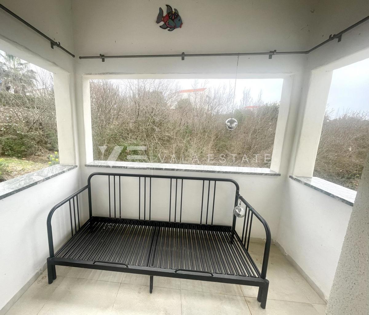 SAMOSTOJNA HIŠA Z VELIKIM VRTOM NA MIRNI LOKACIJI