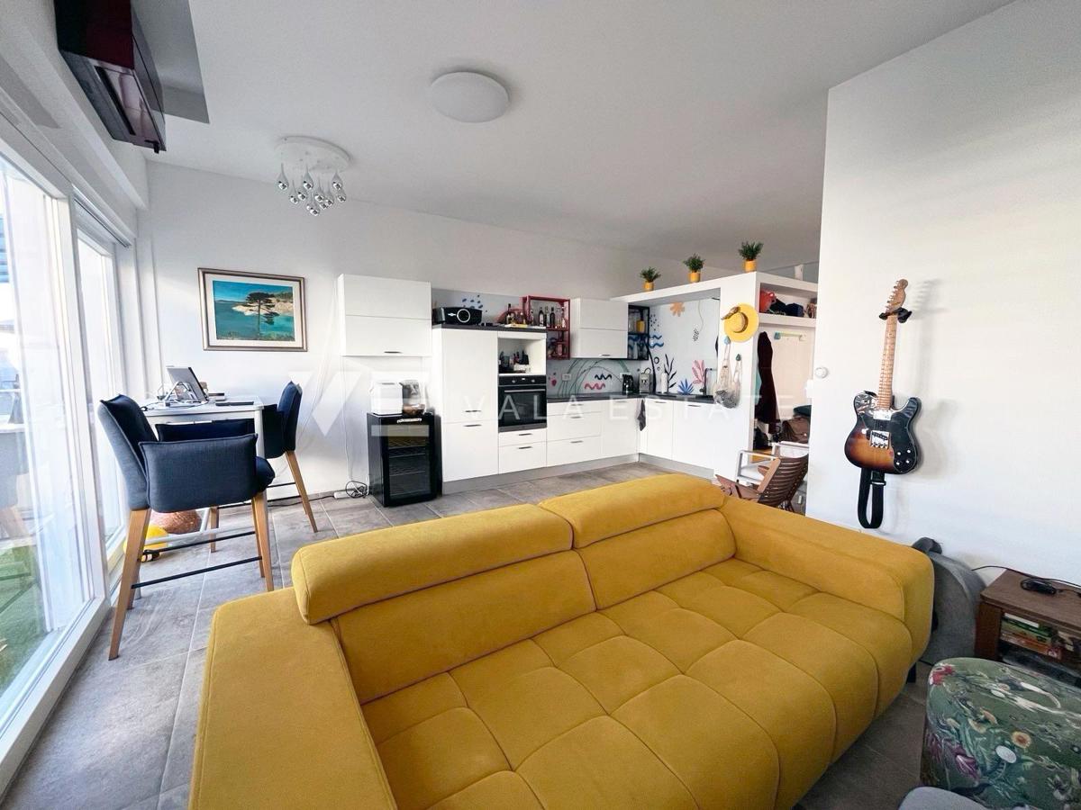 MODERNI PRITLIČNI APARTMA Z VRTOM NA MIRNI LOKACIJI