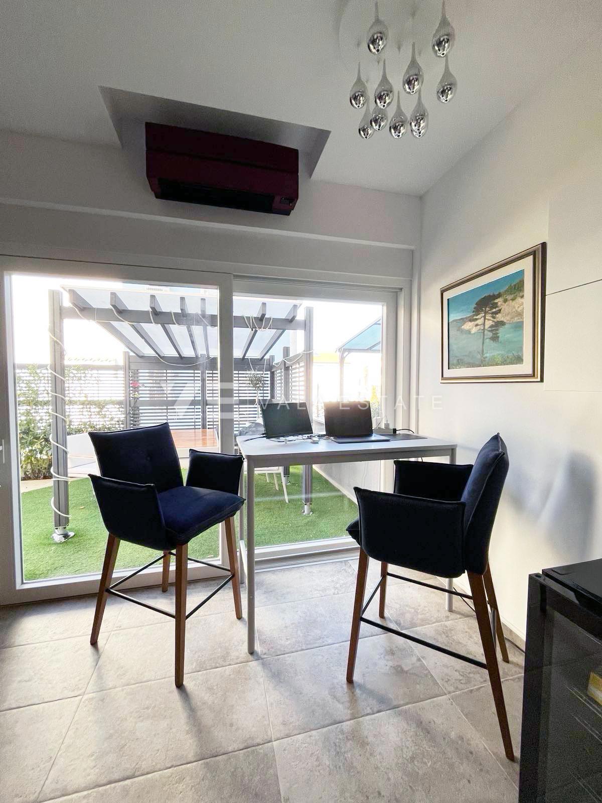 MODERNI PRITLIČNI APARTMA Z VRTOM NA MIRNI LOKACIJI