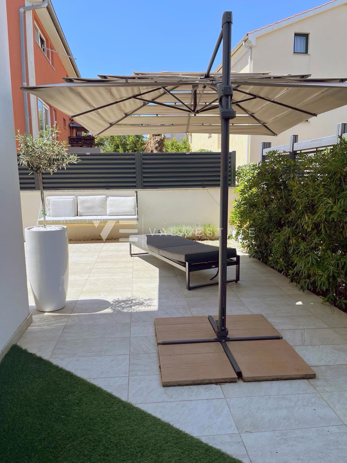 MODERNI PRITLIČNI APARTMA Z VRTOM NA MIRNI LOKACIJI