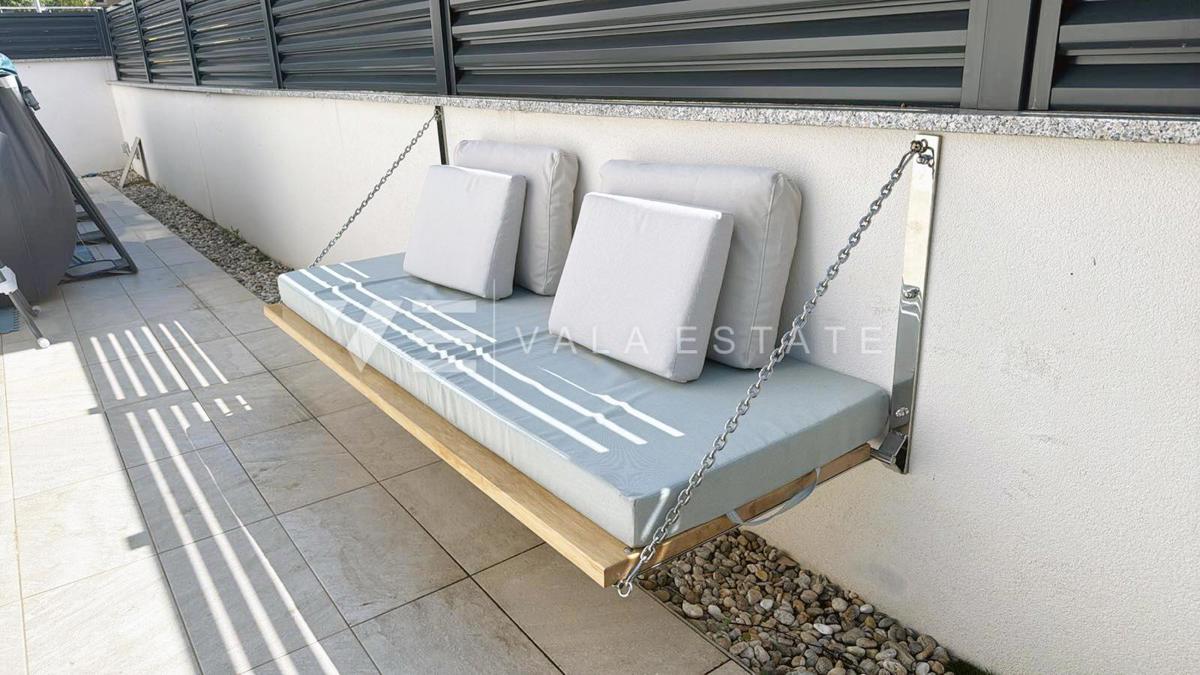 MODERNI PRITLIČNI APARTMA Z VRTOM NA MIRNI LOKACIJI