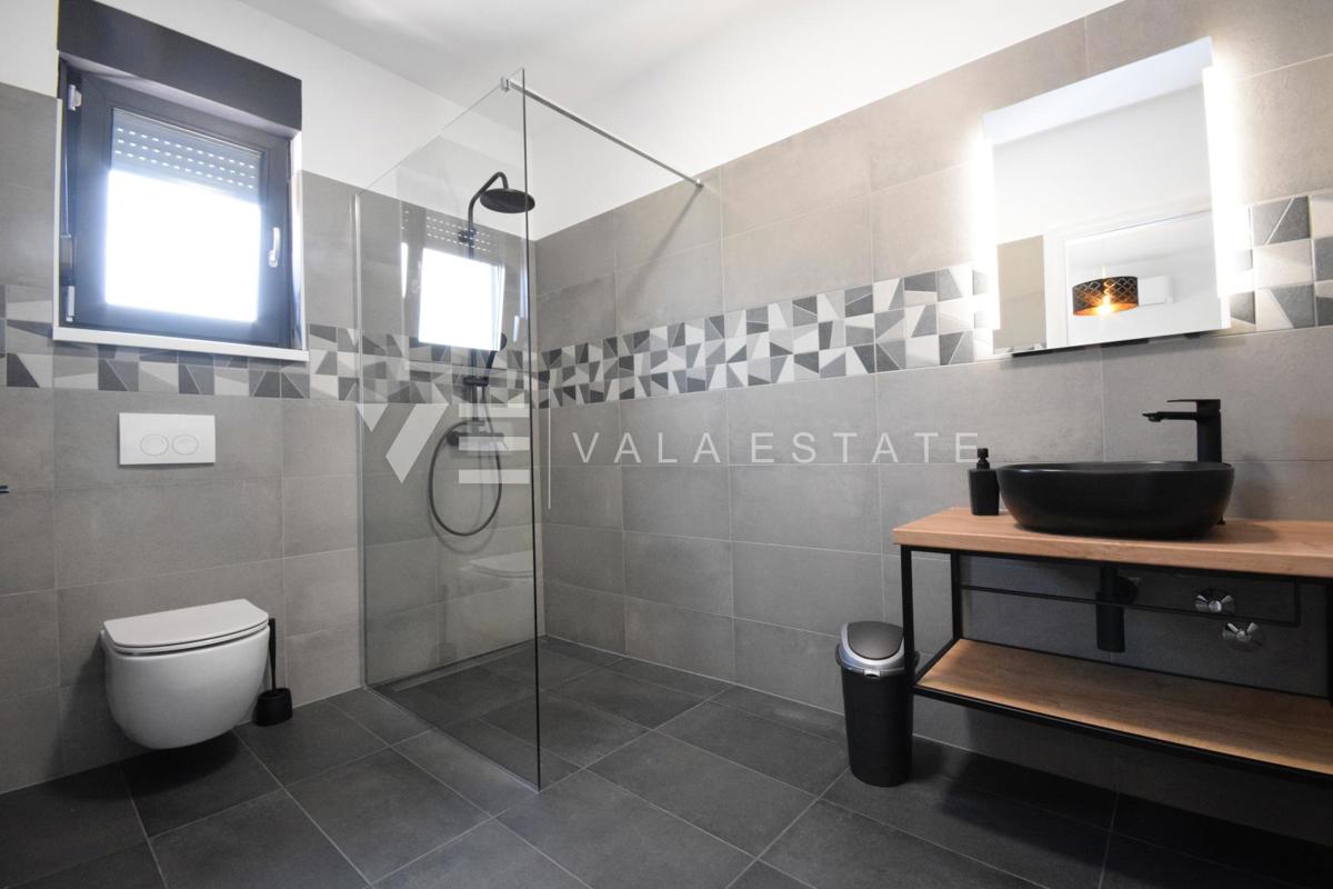 NOVOGRADNJA! SODOBNA NOVA SAMOSTOJNA HIŠA NA ČUDOVITI LOKACIJI, OBKROŽENA Z NARAVO